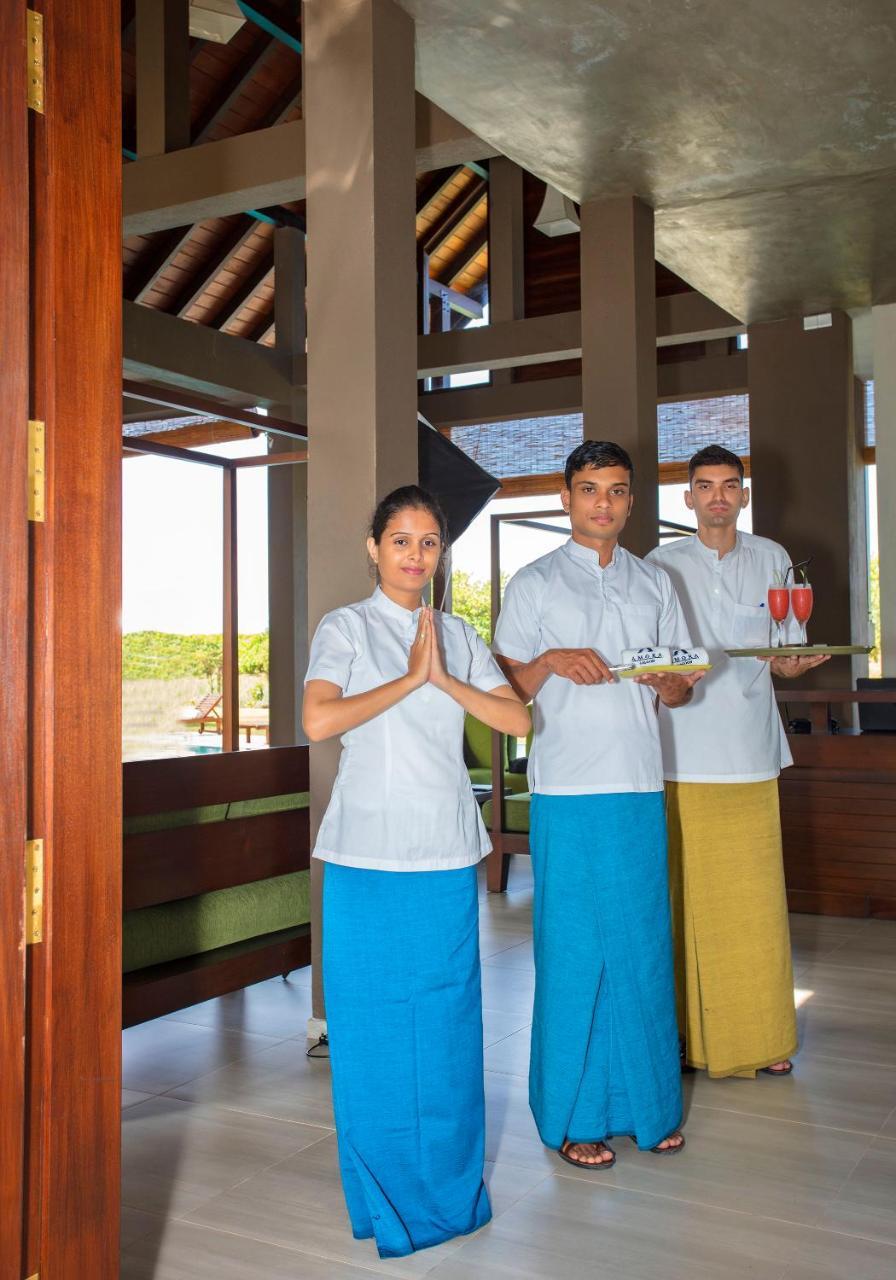 Amora Lagoon Hotel Katunayaka Exterior foto