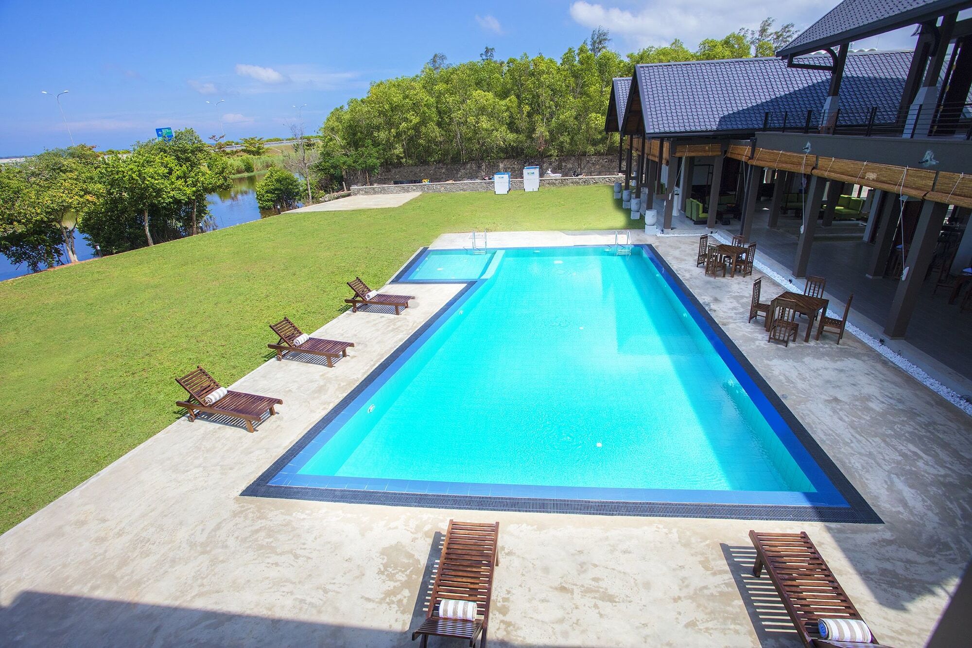 Amora Lagoon Hotel Katunayaka Exterior foto